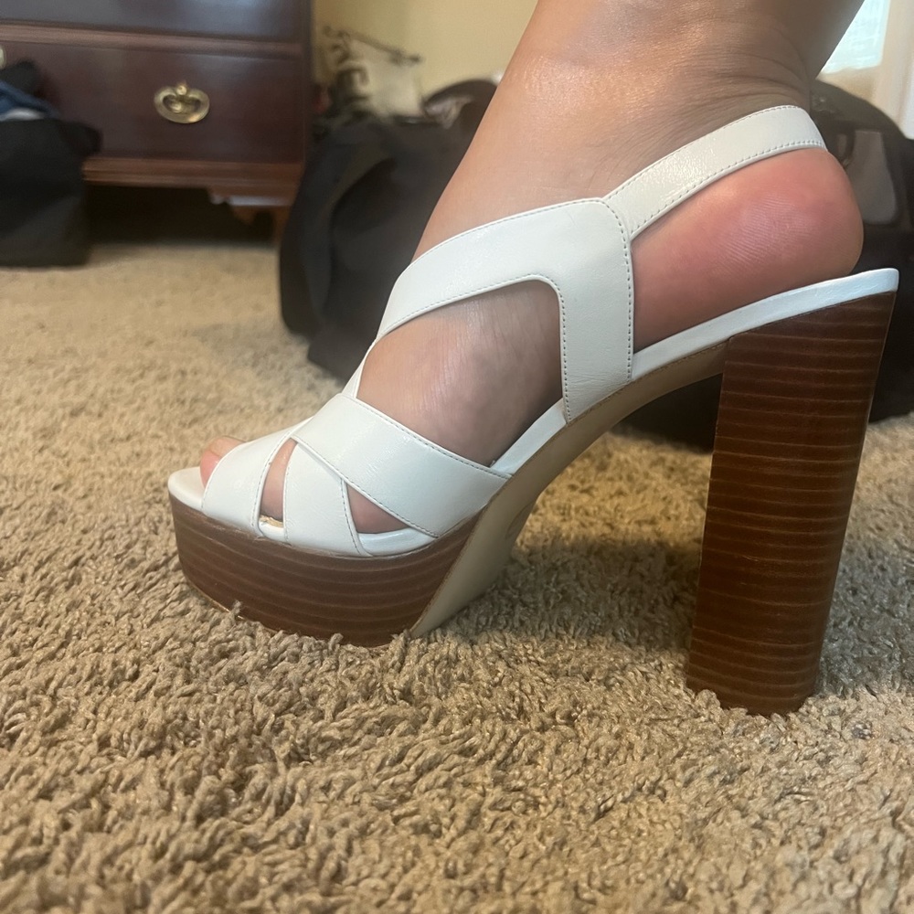 Michael Kors white heels and perfect condition